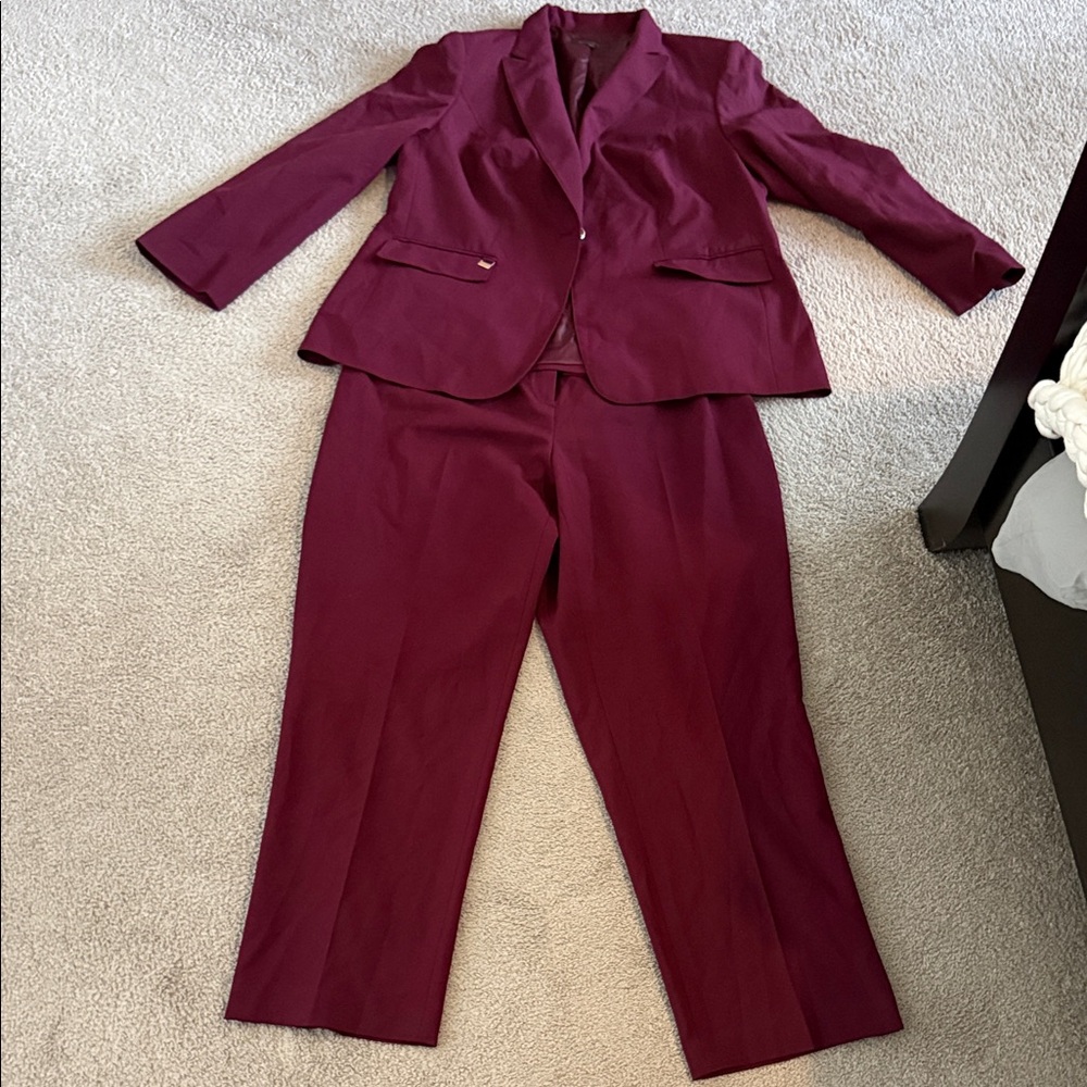 Chic Burgundy Women's Pantsuit